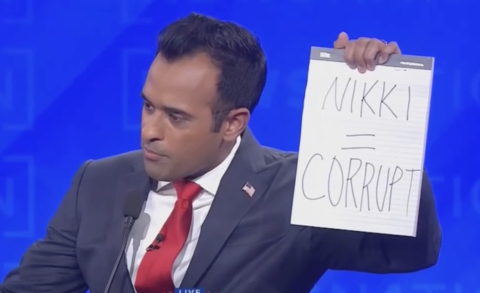 GOP Debate Shocker: Ramaswamy Holds Up 'Nikki = Corrupt' Sign in Shot ...