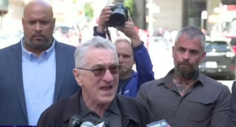 NextImg:Broadcasters Association Revokes De Niro’s Award Due to Deranged Tirade Outside Trump Courthouse