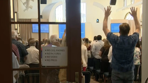 Real Resistance: CA Churchgoers DEFY Newsom – Worship God INSIDE Together