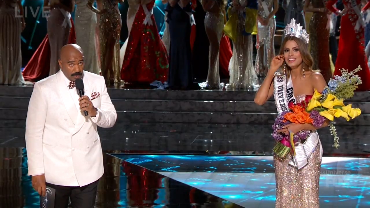 Awkward Steve Harvey Announced The Wrong Miss Universe Winner Only To Then Crush Her Dreams Mrctv
